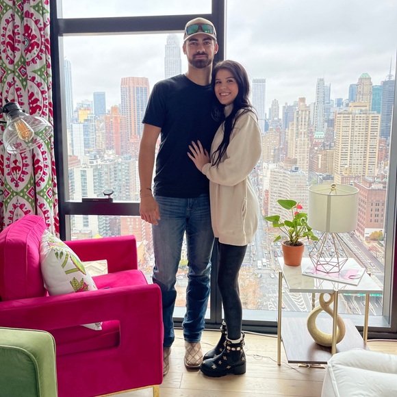 Meet your Posher, Paris - Picture 3 of 7